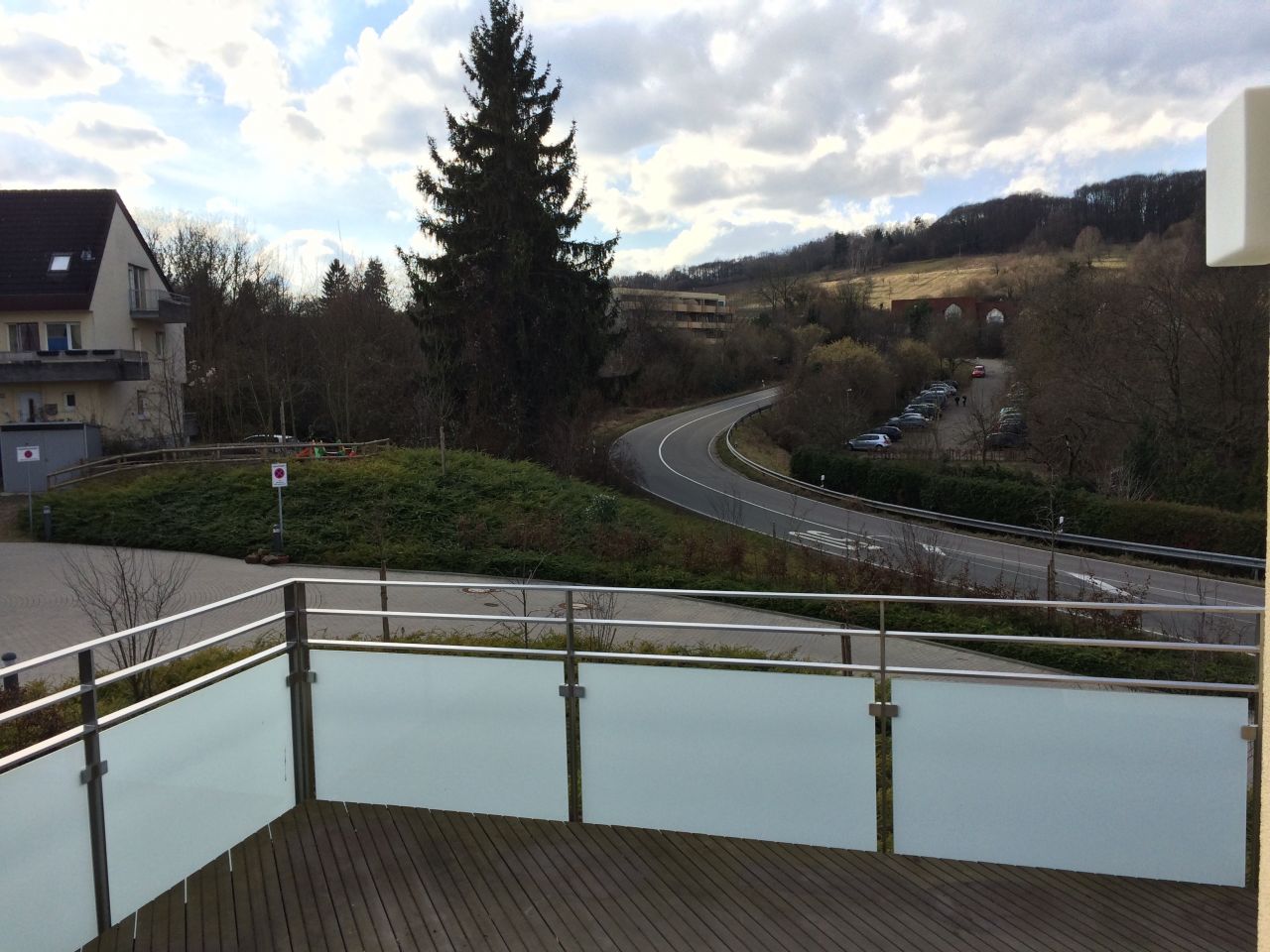 Süd-West Balkon/Terrasse und Fernblick