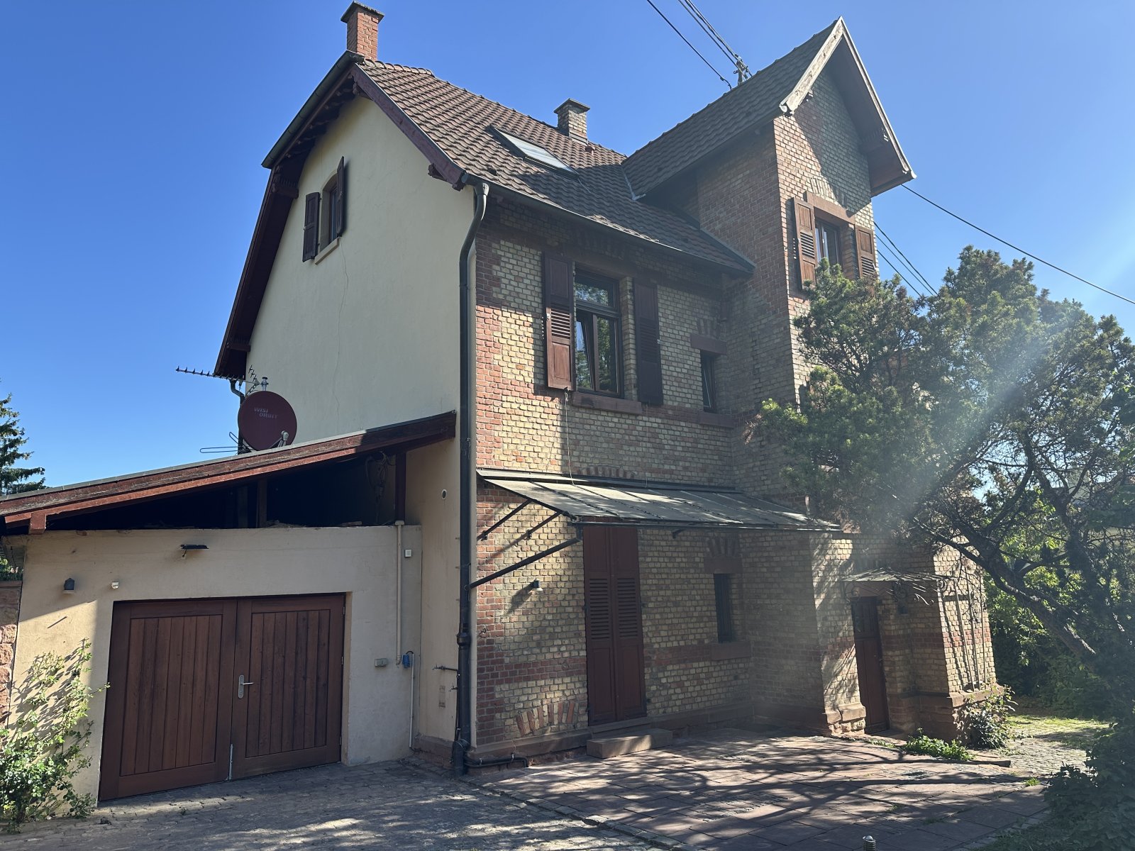 Villa-Garage