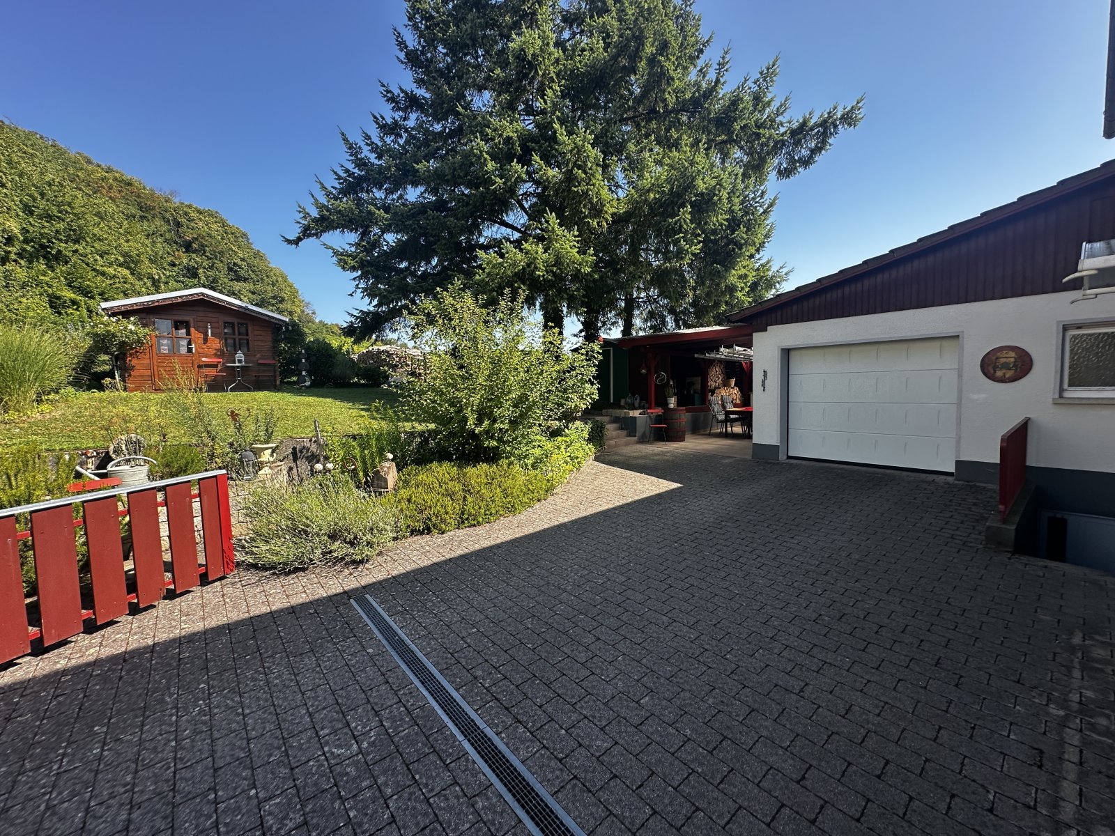 Hof-Garage