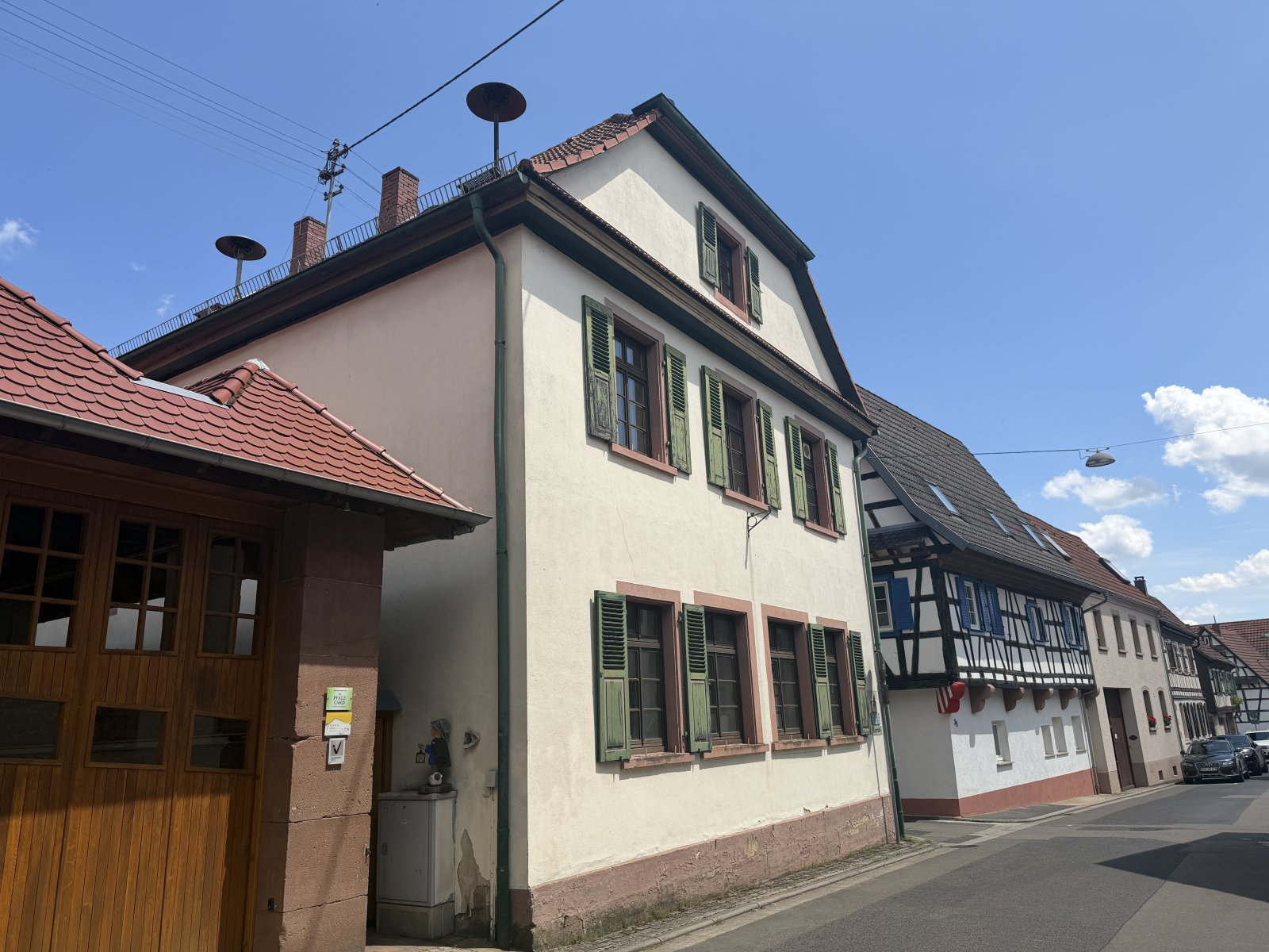 Ehem. Schulhaus-Straßenzug Ehem. Schulhaus-Straßenzug