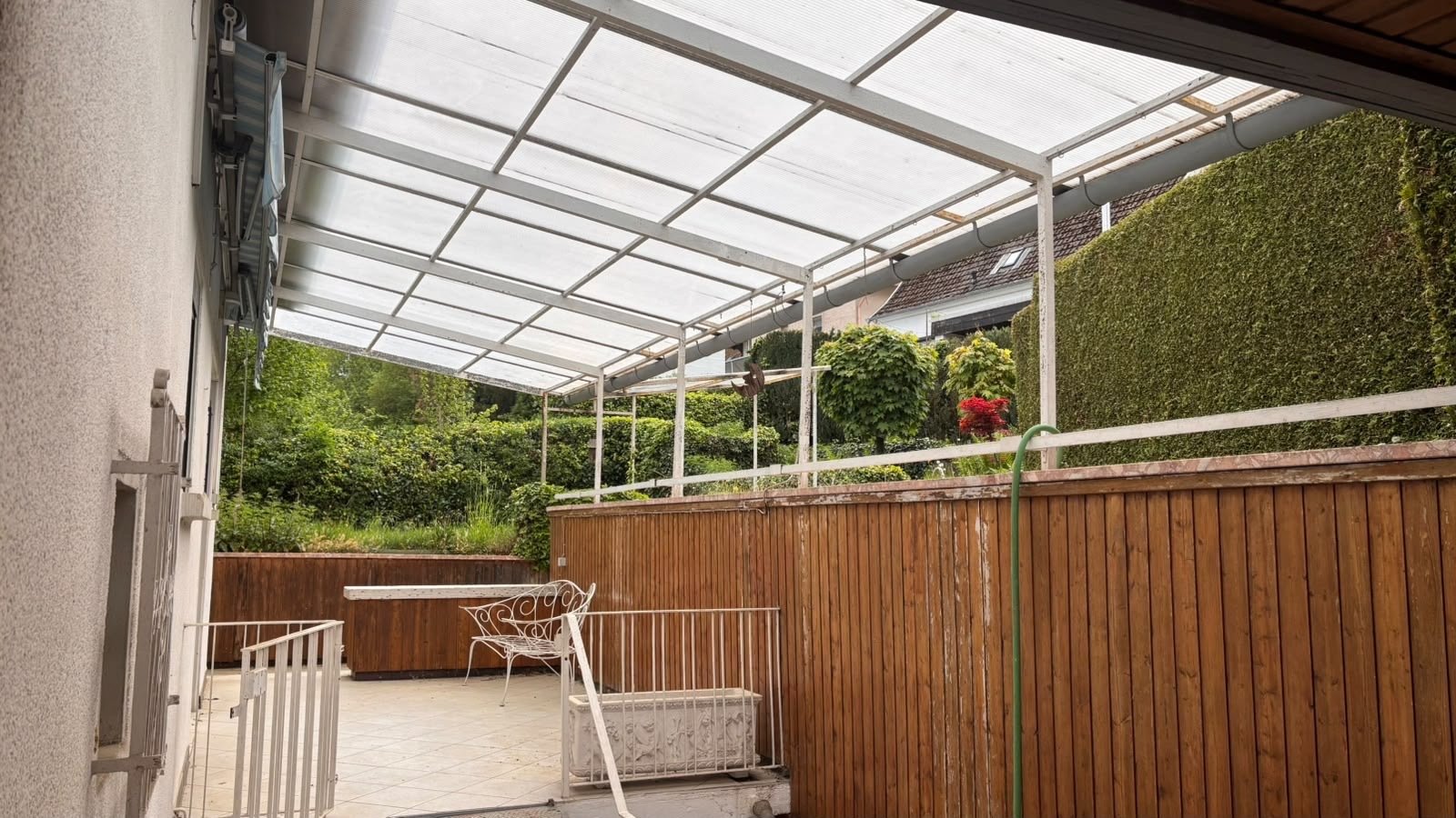 ueberdachte gemütlliche Terrasse ueberdachte gemütlliche Terrasse