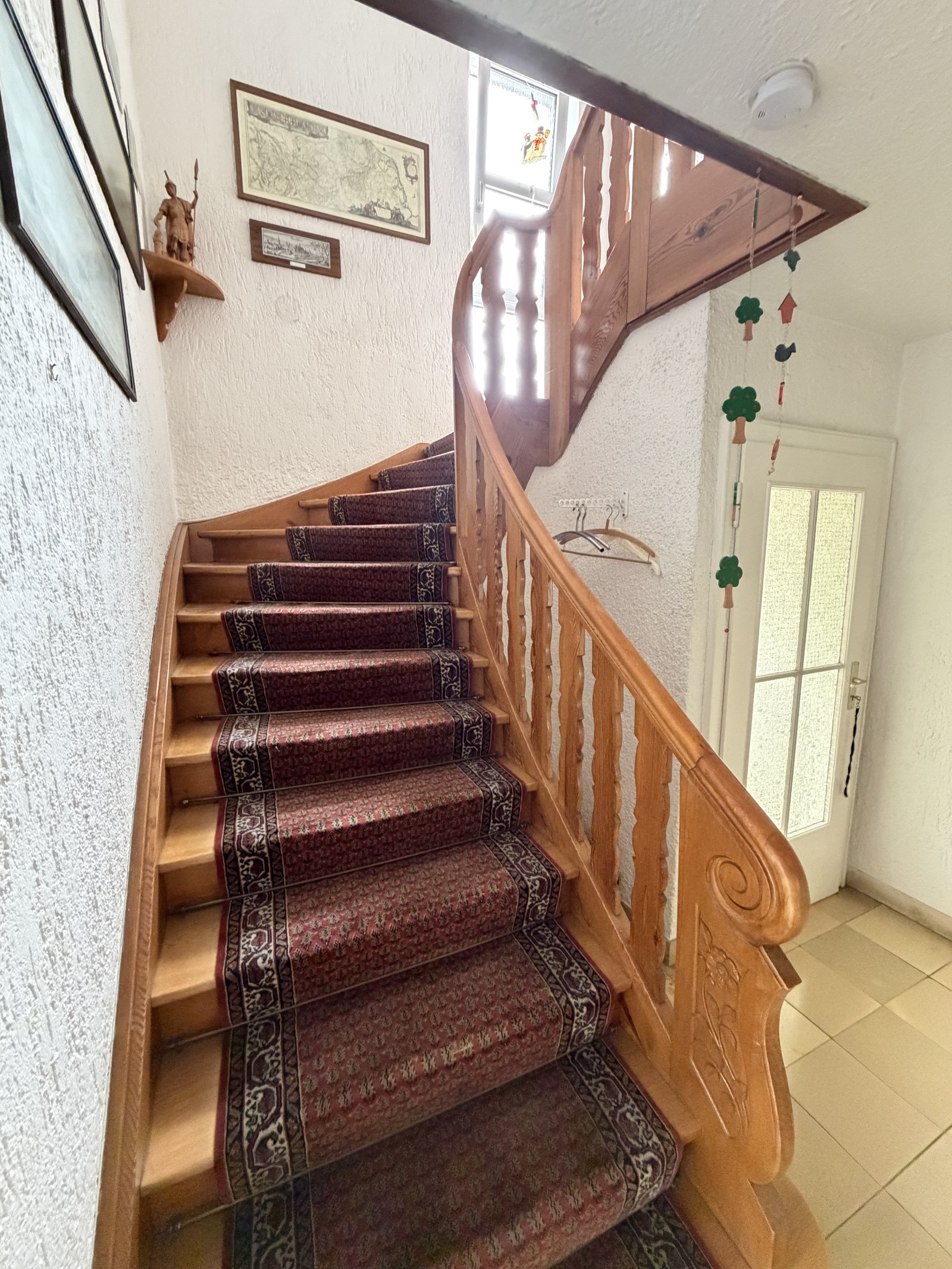 Treppenhaus ins OG Treppenhaus ins OG