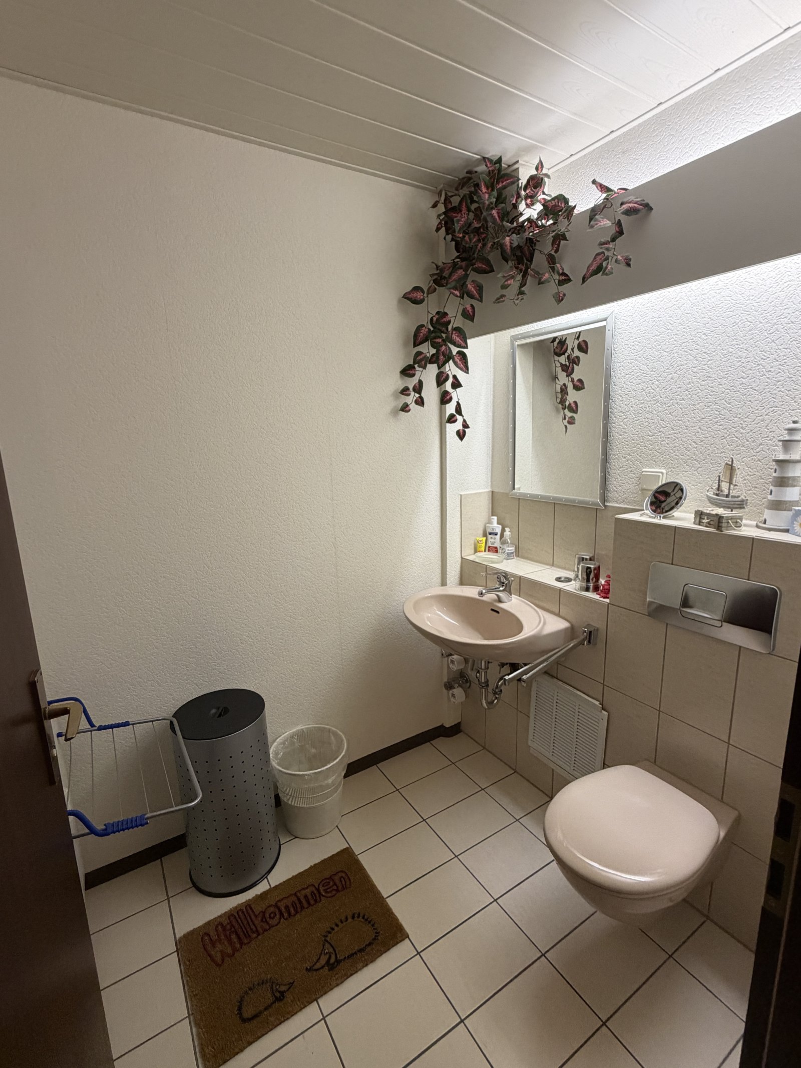 WC WC