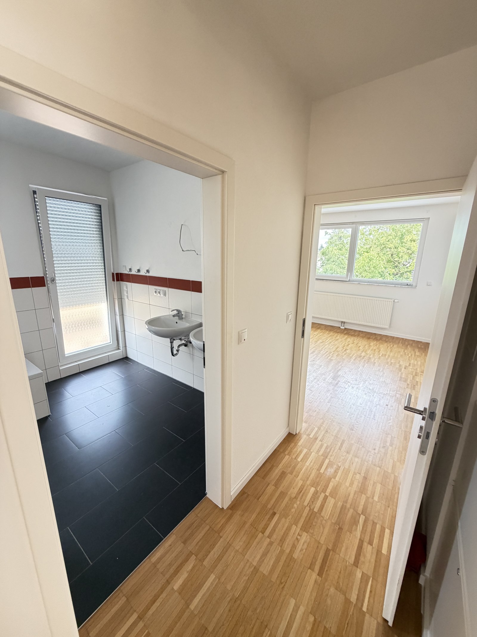 Schlafzimmer und Bad Schlafzimmer und Bad